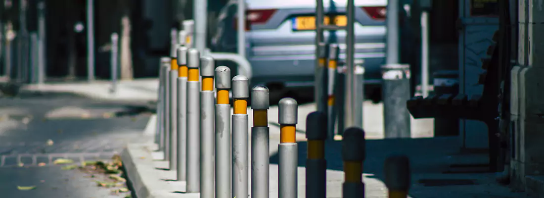 Safe and Convenient Retractable Barrier Column Systems for Properties in Kissimmee, FL